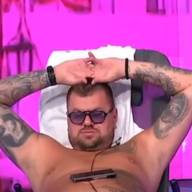 Haos u studiju: Janjuš skinuo majicu!!